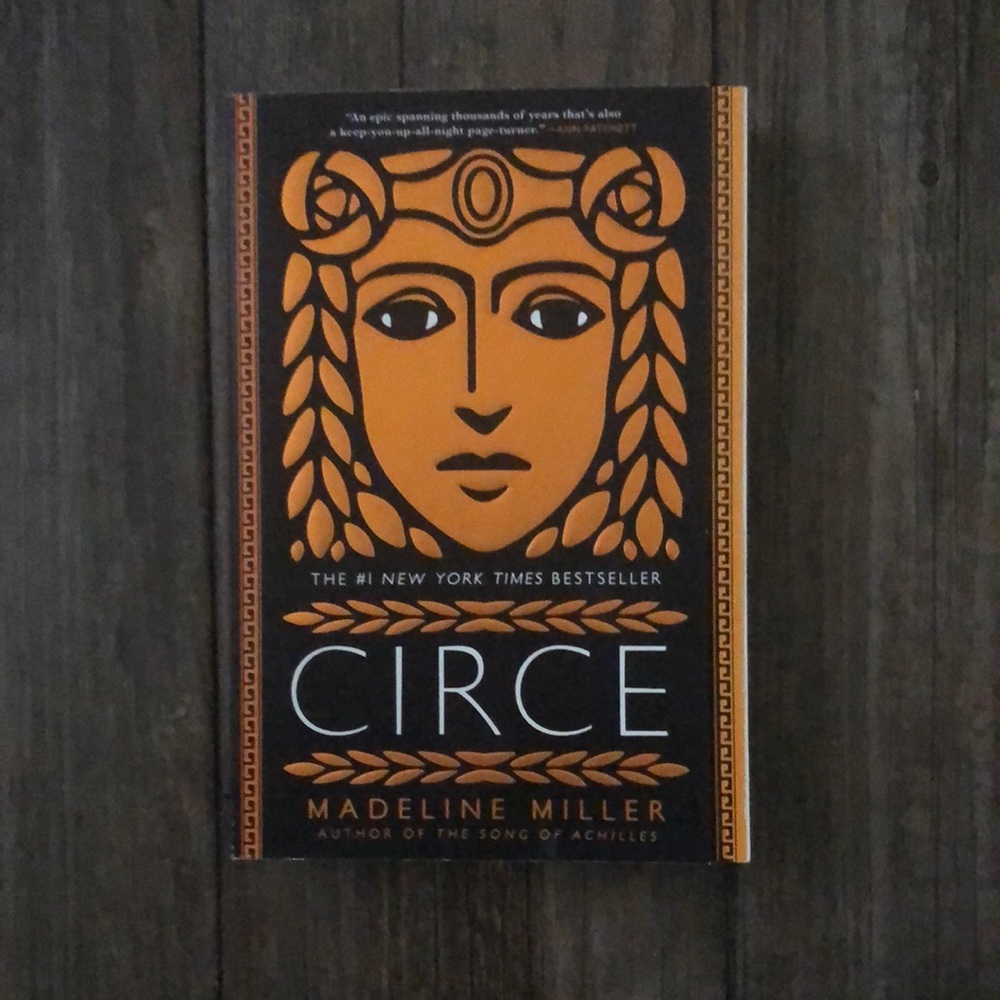 Paperback Circe by Madeline Miller